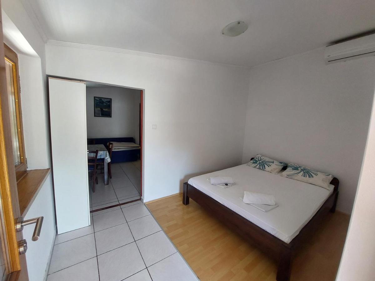 Studio Apartment Iva - 50 M From The Sea-Balcony パグ エクステリア 写真