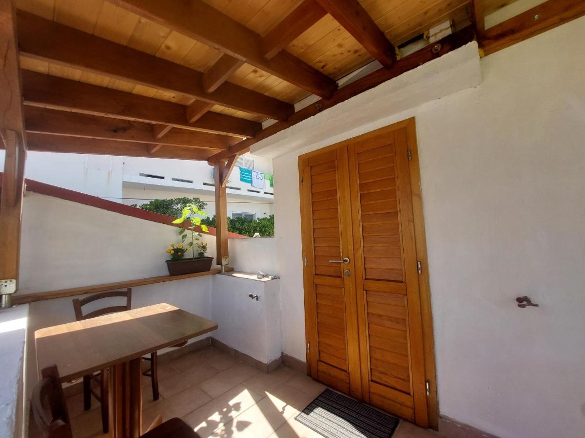 Studio Apartment Iva - 50 M From The Sea-Balcony パグ エクステリア 写真